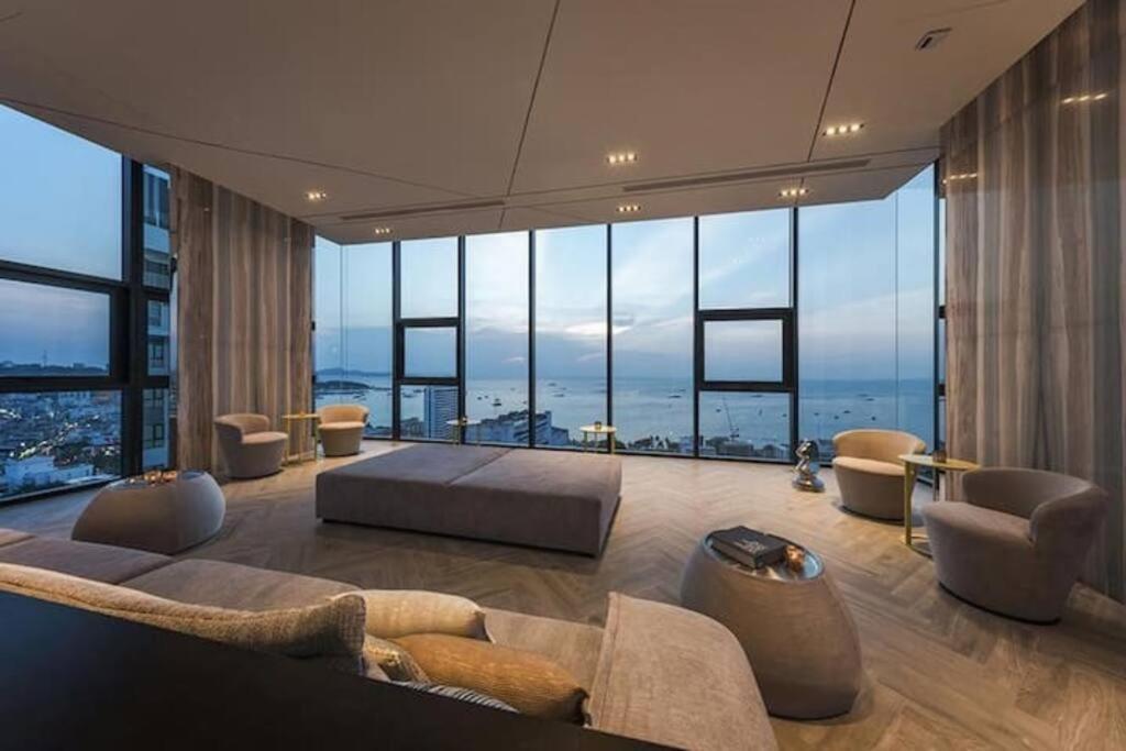 The Base Central Pattaya Exterior foto