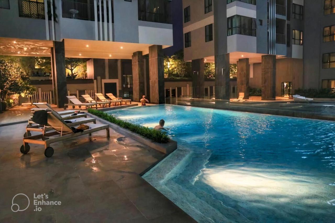 The Base Central Pattaya Exterior foto
